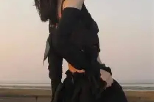 曝71岁谭咏麟出轨23岁粉丝证据只是一张背影图不信娱乐圈了? 曝71岁谭咏麟出轨23岁粉丝证据只是一张背影图不信娱乐圈了?