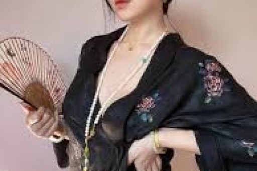 震惊!江歌妈妈江秋莲:从蜜糖到砒霜的公众形象崩塌 震惊!江歌妈妈江秋莲:从蜜糖到砒霜的公众形象崩塌